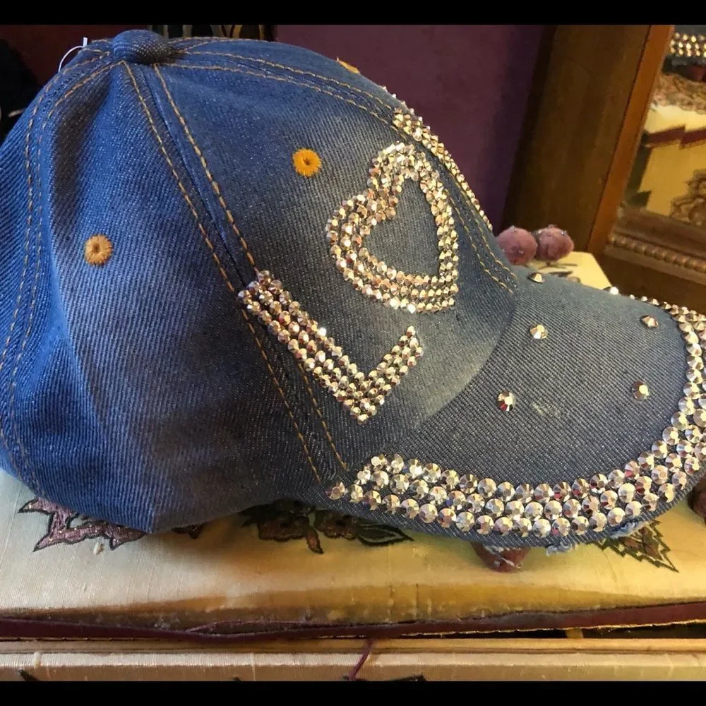 Women’s Love Cap “Hat”